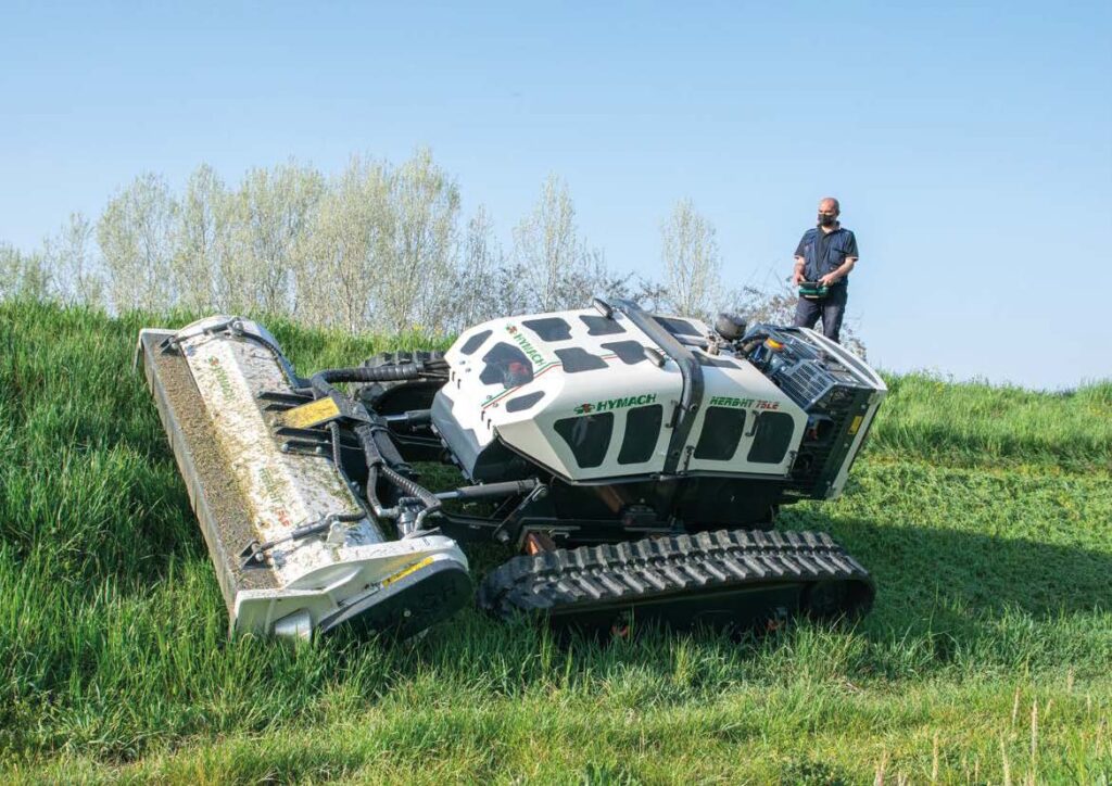 robot Taglio piante erba fotovoltaici